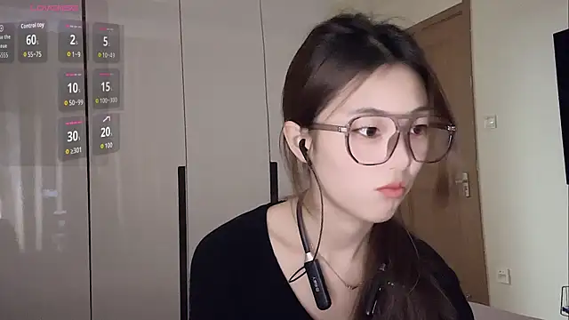 Snapshot of Sweet-Angel999 chatting on 09-20-25, 05:18 Sweet-Angel999 online show from 09-20-25, 05:18