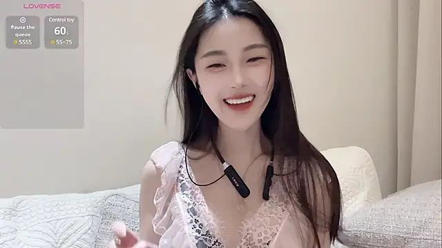 Snapshot of Sweet-Angel999 chatting on 01-24-25, 02:41 Sweet-Angel999 online show from 01-24-25, 02:41