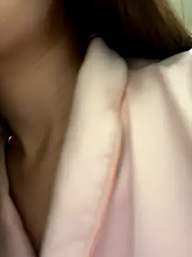 Snapshot of Sweet-Angel999 chatting on 10-25-25, 01:45 Sweet-Angel999 online show from 10-25-25, 01:45