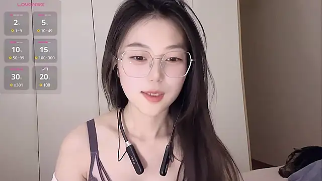 Snapshot of Sweet-Angel999 chatting on 03-18-25, 02:28 Sweet-Angel999 online show from 03-18-25, 02:28