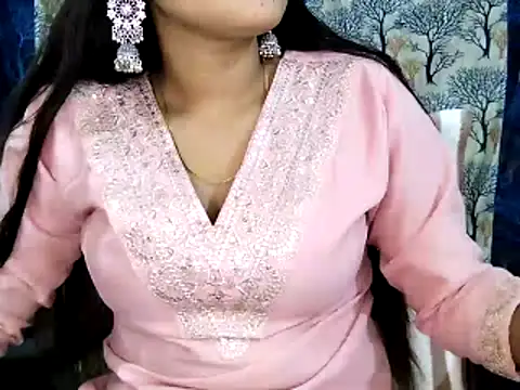 Aarvi Arora online show from 12-17-25, 11:15