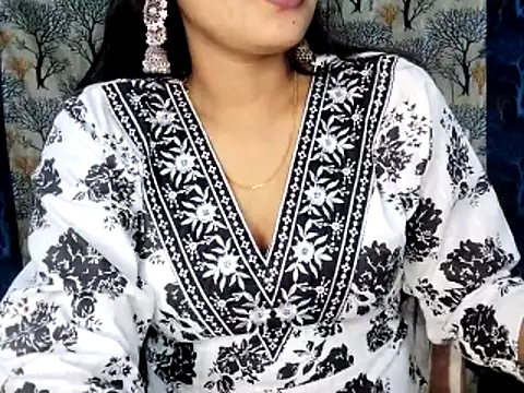 Aarvi Arora online show from 12-19-25, 11:23