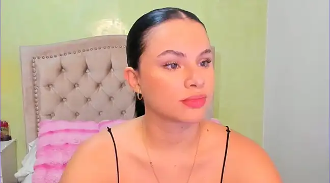 Luciluu20 online show from 01-08-25, 06:09