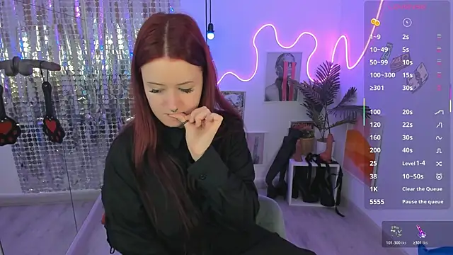 Lily Moonlight online show from 04-05-26, 08:32