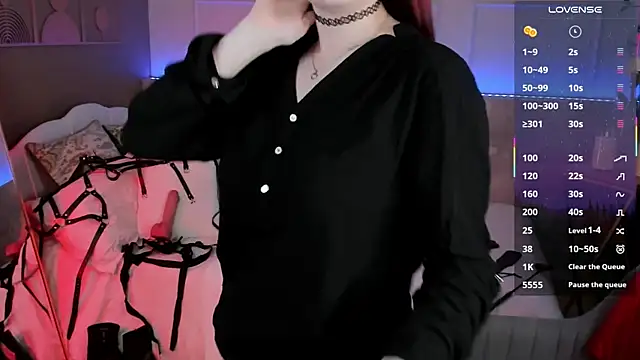 Lily Moonlight online show from 04-18-26, 02:41