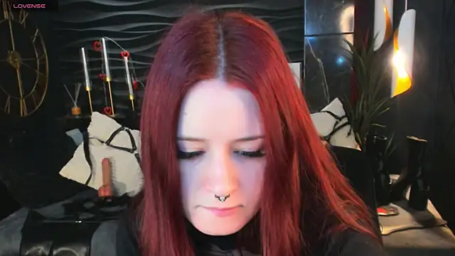 Lily Moonlight online show from 04-15-26, 07:36