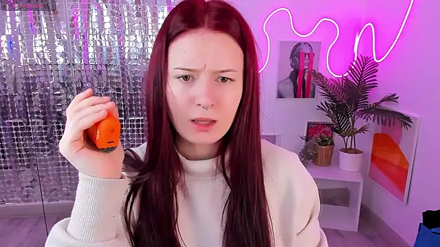 Snapshot of Lily_Moonlight chatting on 02-12-26, 06:46 Lily Moonlight online show from 02-12-26, 06:46