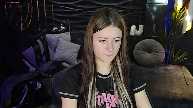 Snapshot of Lily_Moonlight chatting on 01-26-25, 06:59 Lily Moonlight online show from 01-26-25, 06:59