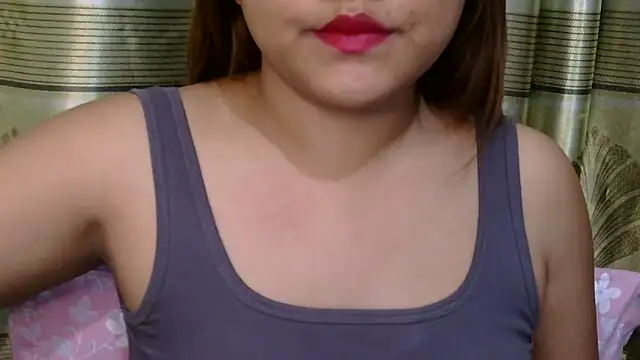 Snapshot of queen_angelina chatting on 04-15-26, 06:34 queen angelina online show from 04-15-26, 06:34