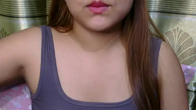 Snapshot of queen_angelina chatting on 04-16-26, 09:39 queen angelina online show from 04-16-26, 09:39
