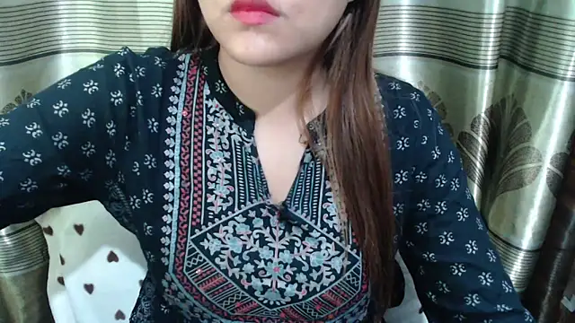 Snapshot of queen_angelina chatting on 03-12-26, 01:11 queen angelina online show from 03-12-26, 01:11