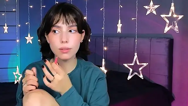 Stacy Gonzales  online show from 10-28-25, 12:04