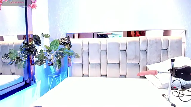 RoseTaylor   online show from 09-09-25, 05:28