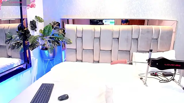 RoseTaylor   online show from 09-27-25, 06:30