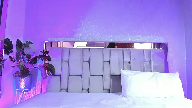 Snapshot of RoseTaylor__ chatting on 07-20-26, 10:45 RoseTaylor online show from 07-20-26, 10:45