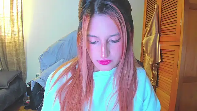 Snapshot of GiaRoussel chatting on 07-15-26, 04:25 GiaRoussel online show from 07-15-26, 04:25