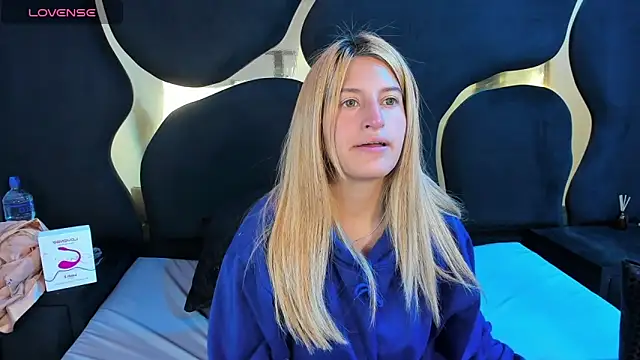 GiaRoussel online show from 02-15-26, 04:28