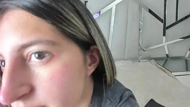 GiaRoussel online show from 11-10-25, 03:06