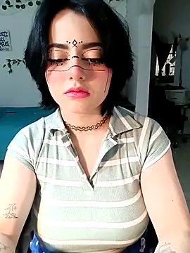 Lin-cute online show from 02-16-25, 07:49