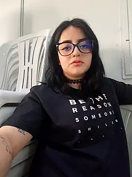 Lin-cute online show from 10-26-25, 09:37