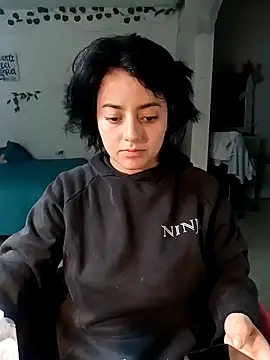 Lin-cute online show from 02-12-25, 03:40