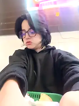 Lin-cute online show from 02-27-25, 03:08