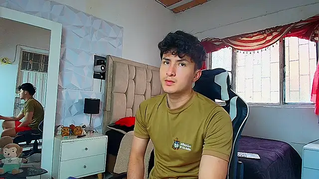 Snapshot of santyago_taylor chatting on 01-28-25, 01:16 santyago taylor online show from 01-28-25, 01:16