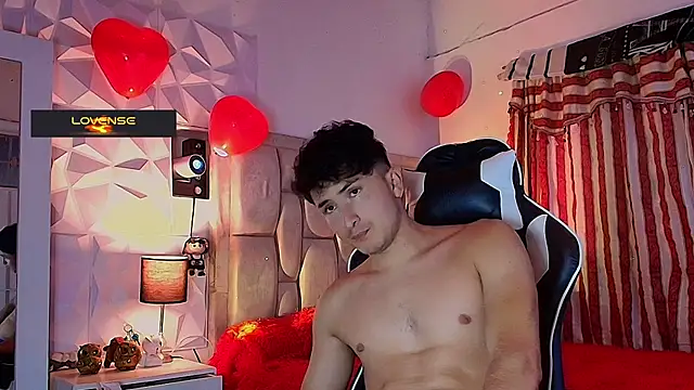 Snapshot of santyago_taylor chatting on 03-04-25, 06:50 santyago taylor online show from 03-04-25, 06:50