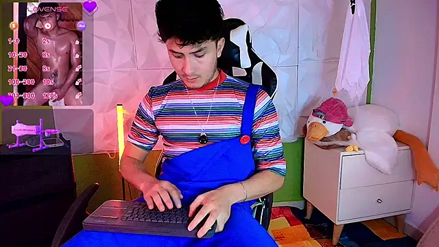 santyago taylor online show from 10-30-25, 07:11