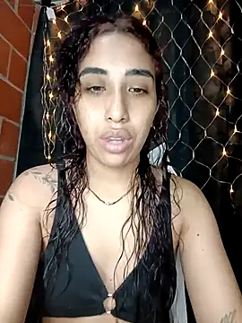 Snapshot of ifeelverywet_andhot chatting on 10-10-25, 07:58 ifeelverywet andhot online show from 10-10-25, 07:58