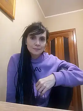 Francenia lolis online show from 11-18-25, 06:50