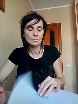 Snapshot of Francenia_lolis chatting on 02-21-26, 11:01 Francenia lolis online show from 02-21-26, 11:01