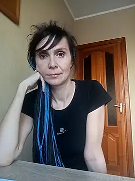 Snapshot of Francenia_lolis chatting on 10-20-25, 07:42 Francenia lolis online show from 10-20-25, 07:42