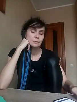 Francenia lolis online show from 10-24-25, 09:19