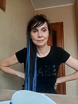 Francenia lolis online show from 10-26-25, 11:10