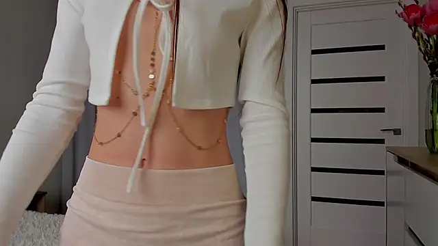 Undertheskin online show from 04-03-26, 09:49