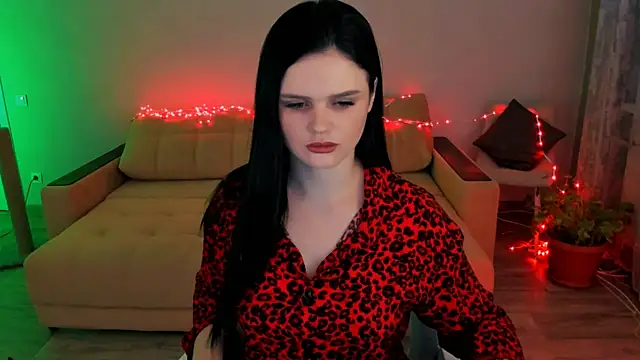 Lora Cain online show from 12-20-25, 12:19