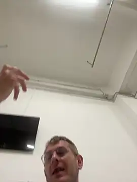 adrian90bi11 online show from 04-29-26, 03:16