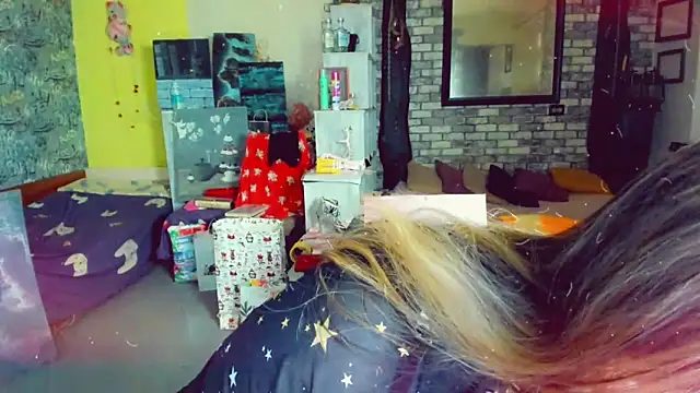 KlaraHoll online show from 02-14-25, 06:34