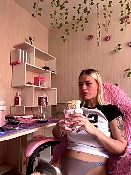 Snapshot of -Sexy_Barbie- chatting on 09-23-25, 04:19 -Sexy Barbie- online show from 09-23-25, 04:19