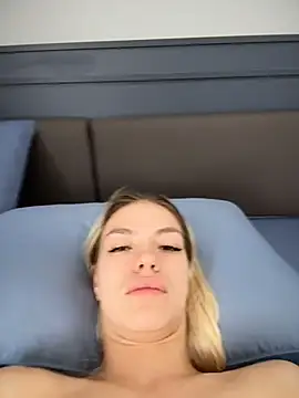 Snapshot of -Sexy_Barbie- chatting on 12-19-25, 05:54 -Sexy Barbie- online show from 12-19-25, 05:54