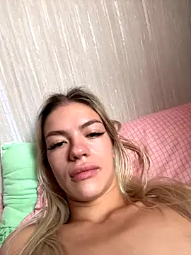 Snapshot of -Sexy_Barbie- chatting on 09-24-25, 04:08 -Sexy Barbie- online show from 09-24-25, 04:08