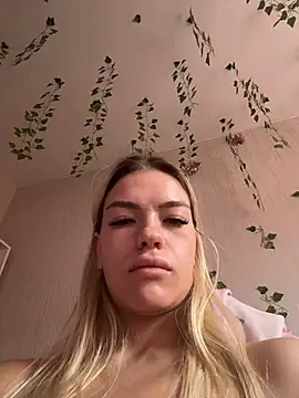 Snapshot of -Sexy_Barbie- chatting on 10-29-25, 03:27 -Sexy Barbie- online show from 10-29-25, 03:27