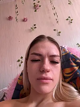 Snapshot of -Sexy_Barbie- chatting on 11-15-25, 05:00 -Sexy Barbie- online show from 11-15-25, 05:00