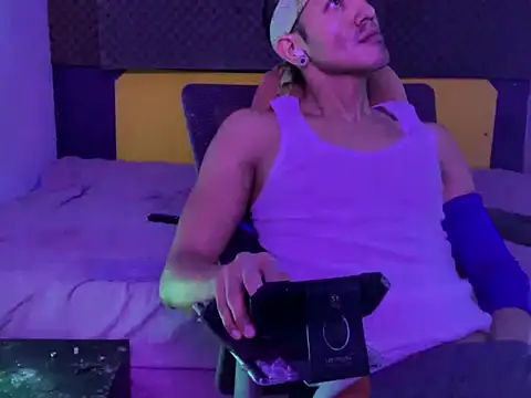 thesummerboy online show from 11-22-25, 08:35