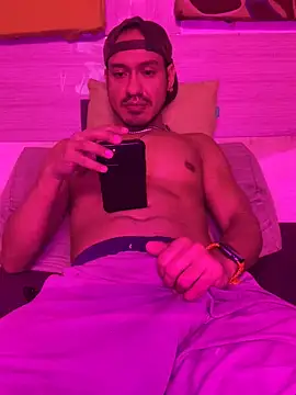 thesummerboy online show from 12-25-24, 07:14