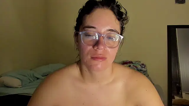 Snapshot of atenas_05_ chatting on 07-18-26, 09:29 atenas 05 online show from 07-18-26, 09:29