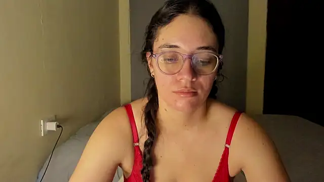 Snapshot of atenas_05_ chatting on 07-01-26, 09:31 atenas 05 online show from 07-01-26, 09:31
