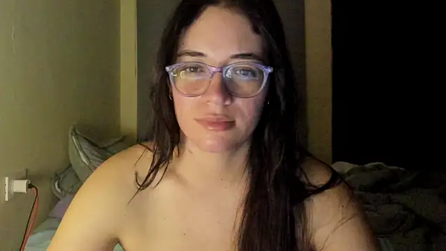 Snapshot of atenas_05_ chatting on 06-21-26, 09:26 atenas 05 online show from 06-21-26, 09:26