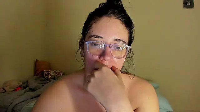 Snapshot of atenas_05_ chatting on 07-15-26, 09:27 atenas 05 online show from 07-15-26, 09:27